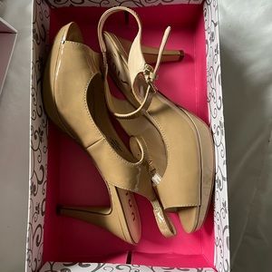Unisa tan sling back heels